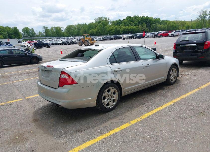 Photo 4 of 2011 Ford Fusion SE (VIN 3FAHP0HA3BR297477)