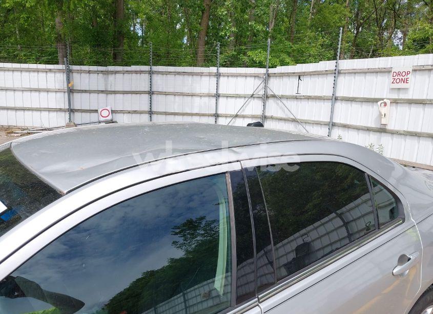 Photo 6 of 2011 Ford Fusion SE (VIN 3FAHP0HA3BR297477)