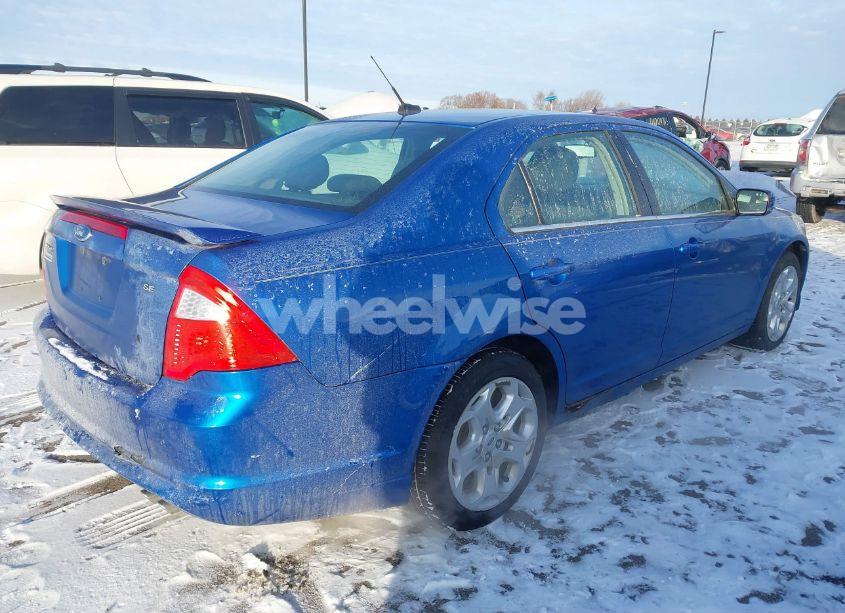 Photo 4 of 2011 Ford Fusion SE (VIN 3FAHP0HA3BR302547)