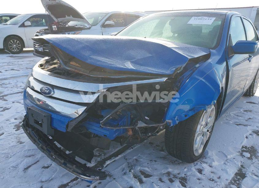 Photo 6 of 2011 Ford Fusion SE (VIN 3FAHP0HA3BR302547)