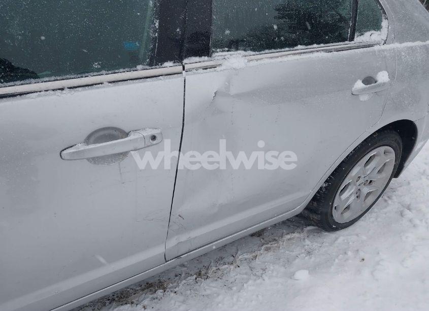 Photo 12 of 2011 Ford Fusion SE (VIN 3FAHP0HA3BR311958)