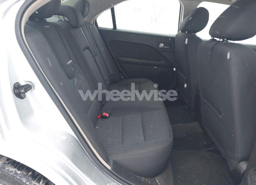 Photo 8 of 2011 Ford Fusion SE (VIN 3FAHP0HA3BR311958)