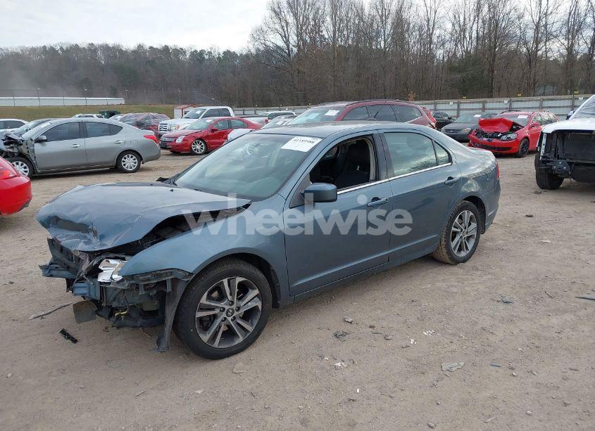 Photo 2 of 2011 Ford Fusion SE (VIN 3FAHP0HA3BR346094)