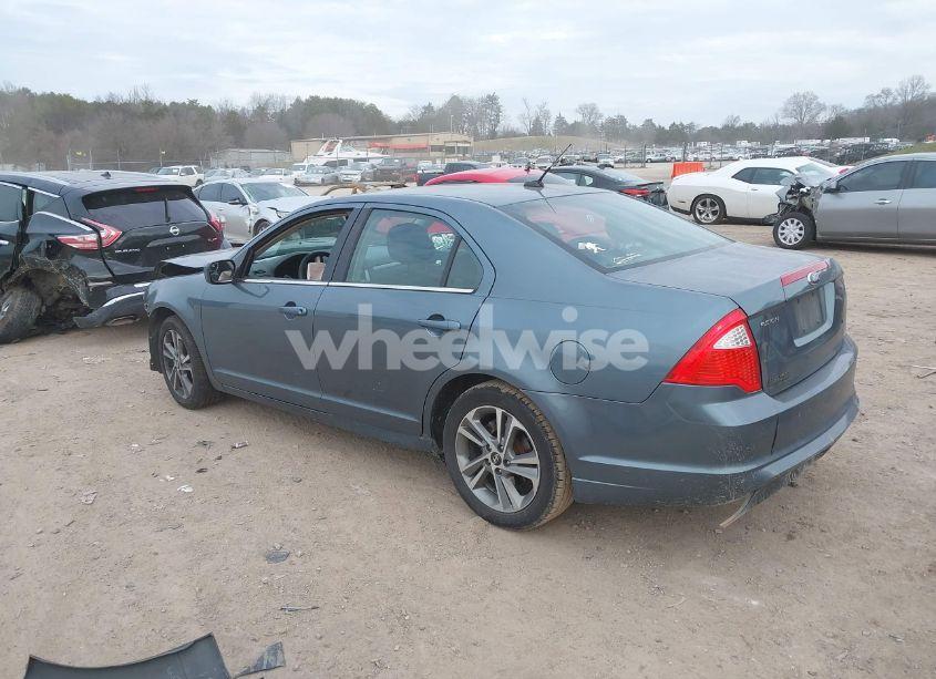 Photo 3 of 2011 Ford Fusion SE (VIN 3FAHP0HA3BR346094)