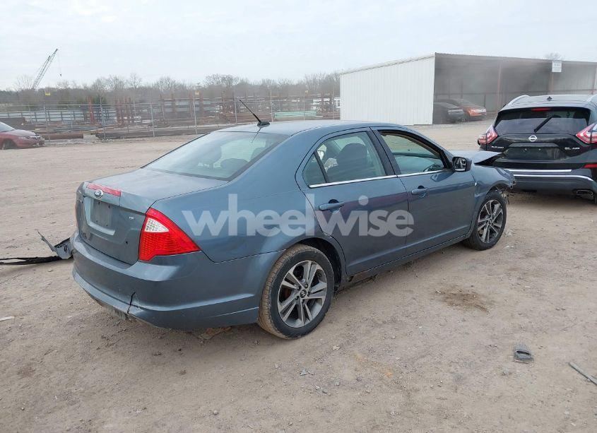 Photo 4 of 2011 Ford Fusion SE (VIN 3FAHP0HA3BR346094)