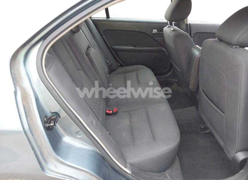 Photo 8 of 2011 Ford Fusion SE (VIN 3FAHP0HA3BR346094)