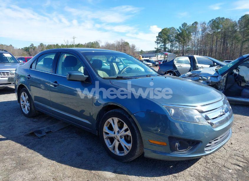 2012 Ford Fusion SE (VIN 3FAHP0HA3CR102706) main photo