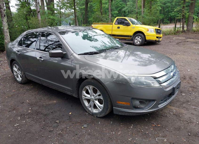 2012 Ford Fusion SE (VIN 3FAHP0HA3CR113754) main photo
