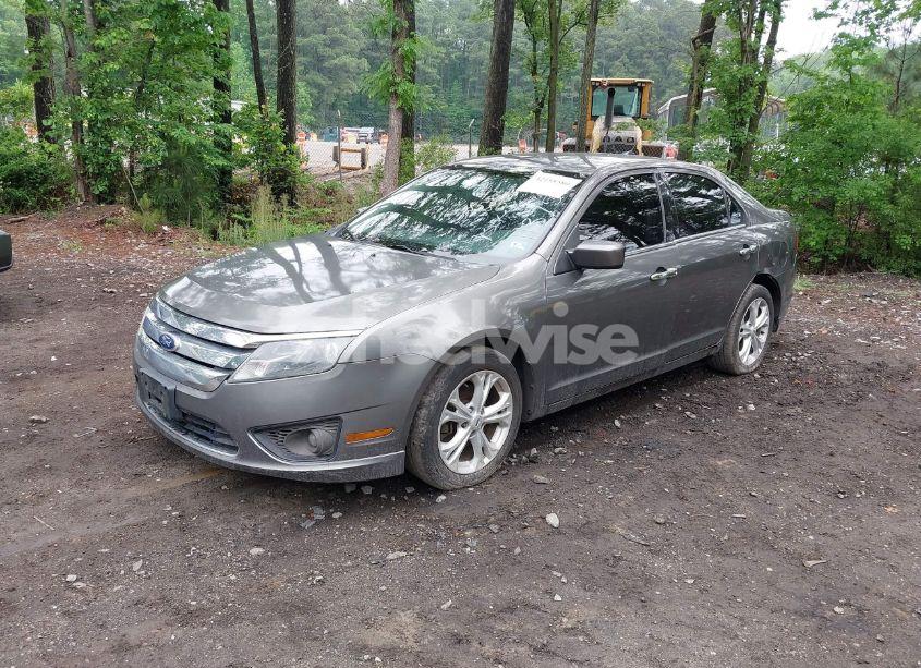 Photo 2 of 2012 Ford Fusion SE (VIN 3FAHP0HA3CR113754)