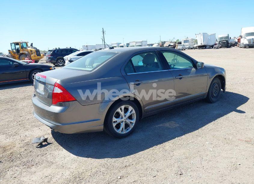 Photo 4 of 2012 Ford Fusion SE (VIN 3FAHP0HA3CR115827)