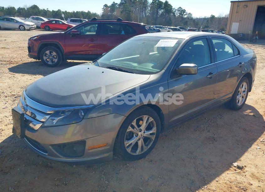 Photo 2 of 2012 Ford Fusion SE (VIN 3FAHP0HA3CR154708)