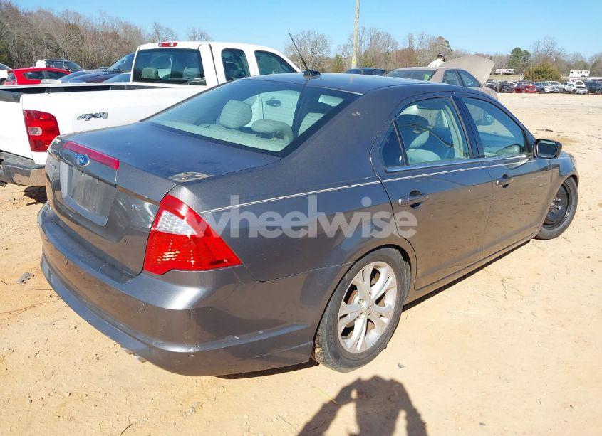 Photo 4 of 2012 Ford Fusion SE (VIN 3FAHP0HA3CR154708)