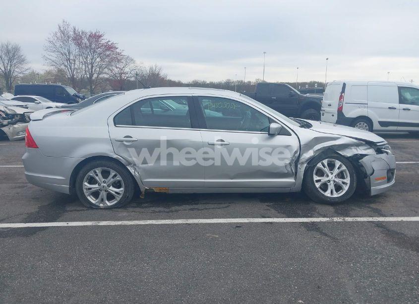 Photo 13 of 2012 Ford Fusion SE (VIN 3FAHP0HA3CR166938)