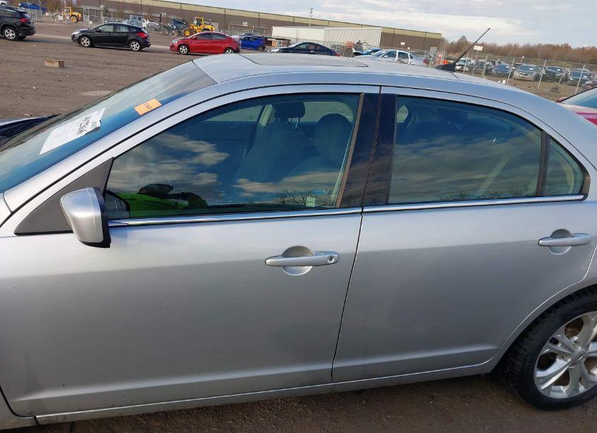 Photo 14 of 2012 Ford Fusion SE (VIN 3FAHP0HA3CR191712)