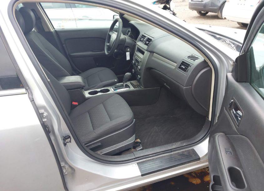 Photo 5 of 2012 Ford Fusion SE (VIN 3FAHP0HA3CR191712)