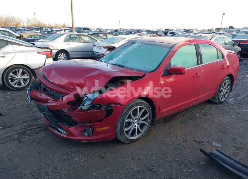 Photo 2 of 2012 Ford Fusion SE (VIN 3FAHP0HA3CR204135)