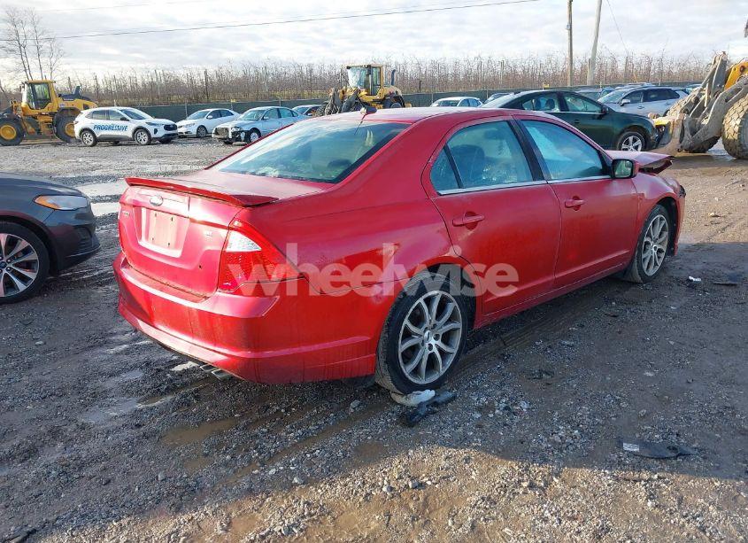 Photo 4 of 2012 Ford Fusion SE (VIN 3FAHP0HA3CR204135)