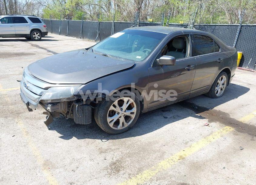 Photo 2 of 2012 Ford Fusion SE (VIN 3FAHP0HA3CR227012)