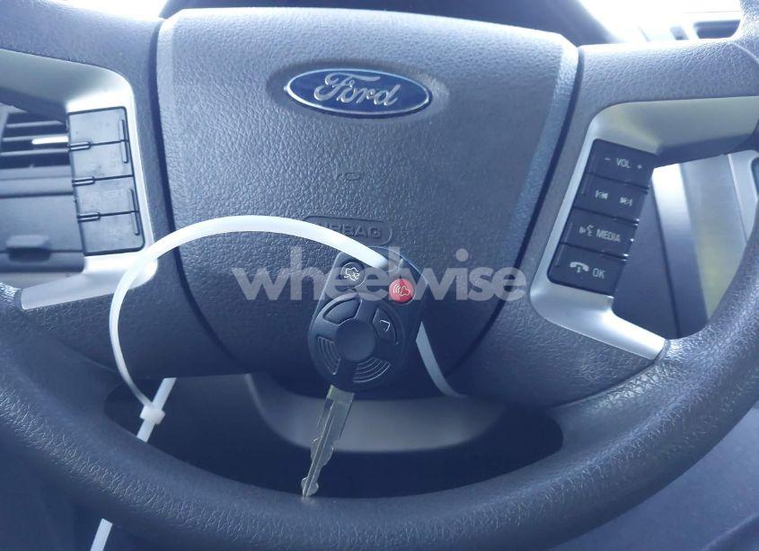 Photo 11 of 2012 Ford Fusion SE (VIN 3FAHP0HA3CR242593)