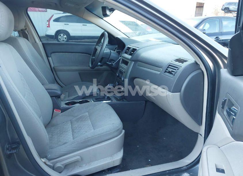 Photo 5 of 2012 Ford Fusion SE (VIN 3FAHP0HA3CR242593)