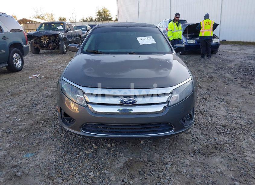 Photo 6 of 2012 Ford Fusion SE (VIN 3FAHP0HA3CR242593)