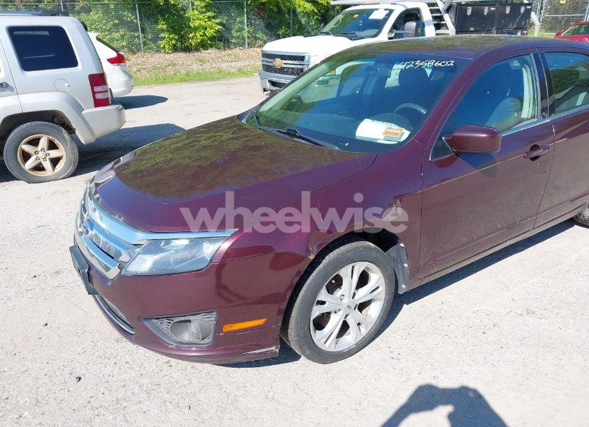 Photo 6 of 2012 Ford Fusion SE (VIN 3FAHP0HA3CR305868)