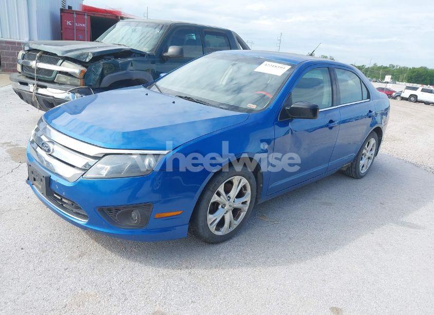 Photo 2 of 2012 Ford Fusion SE (VIN 3FAHP0HA3CR314635)