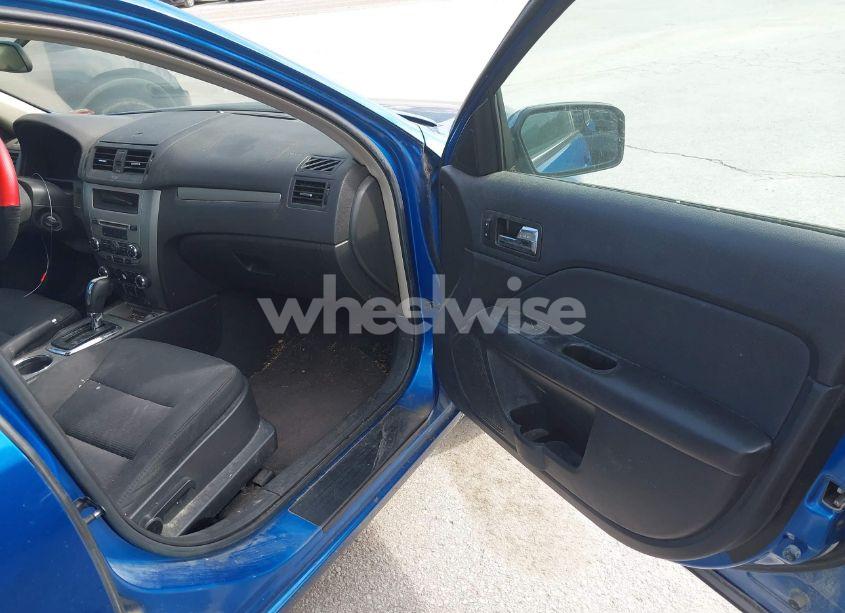 Photo 5 of 2012 Ford Fusion SE (VIN 3FAHP0HA3CR314635)