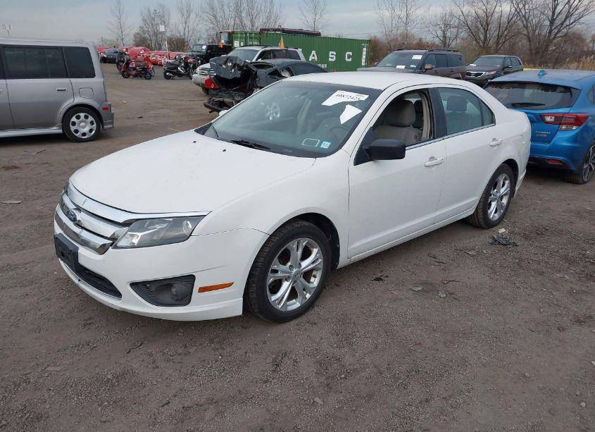 Photo 2 of 2012 Ford Fusion SE (VIN 3FAHP0HA3CR345111)