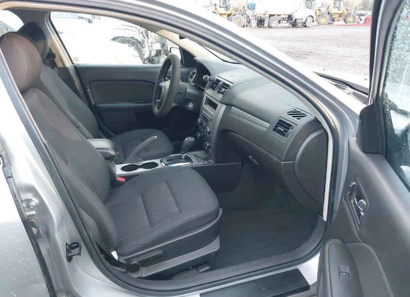 Photo 5 of 2012 Ford Fusion SE (VIN 3FAHP0HA3CR378528)