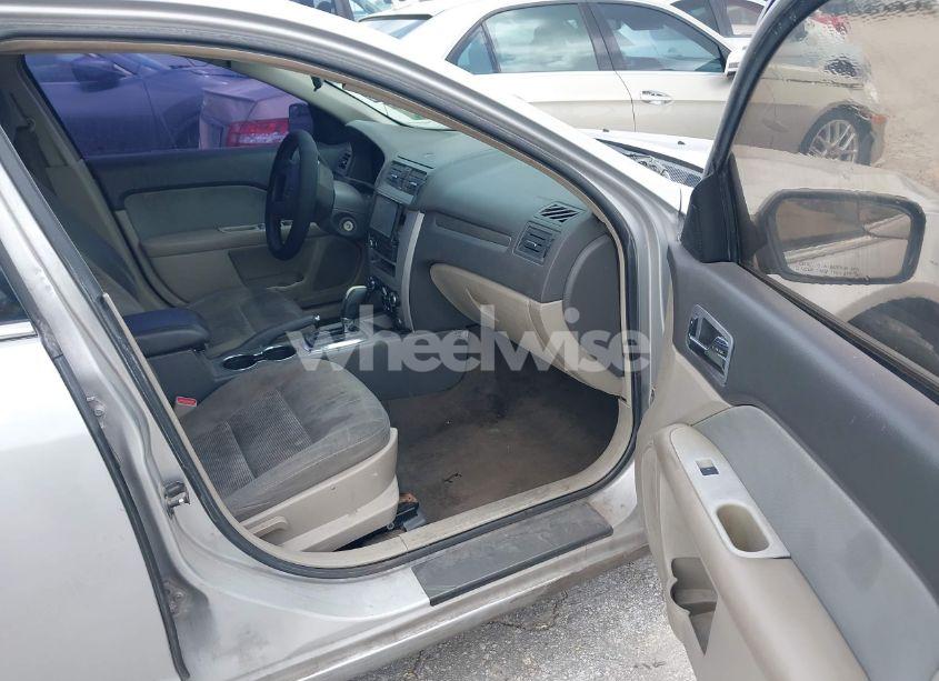 Photo 5 of 2012 Ford Fusion SE (VIN 3FAHP0HA3CR382613)