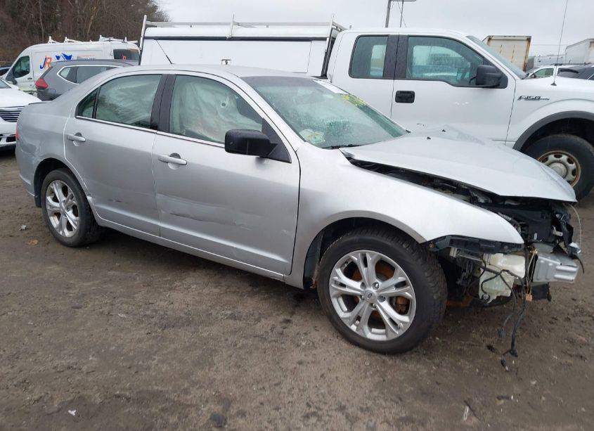 2012 Ford Fusion SE (VIN 3FAHP0HA3CR421572) main photo