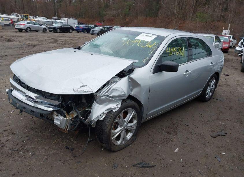 Photo 2 of 2012 Ford Fusion SE (VIN 3FAHP0HA3CR421572)