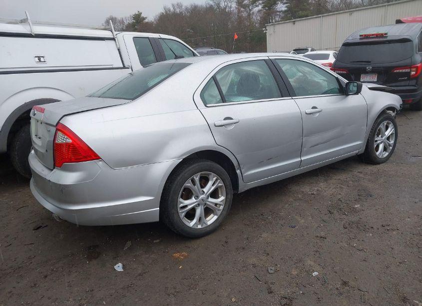 Photo 4 of 2012 Ford Fusion SE (VIN 3FAHP0HA3CR421572)