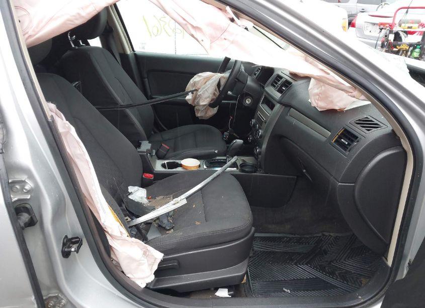 Photo 5 of 2012 Ford Fusion SE (VIN 3FAHP0HA3CR421572)