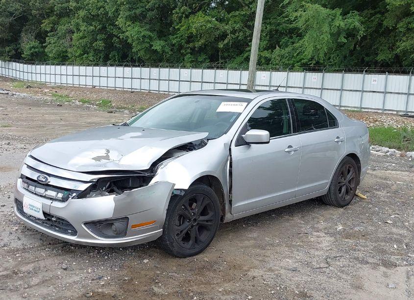 Photo 2 of 2012 Ford Fusion SE (VIN 3FAHP0HA3CR424052)