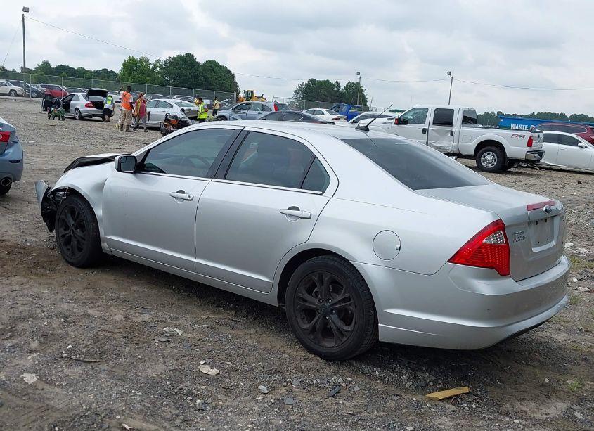 Photo 3 of 2012 Ford Fusion SE (VIN 3FAHP0HA3CR424052)