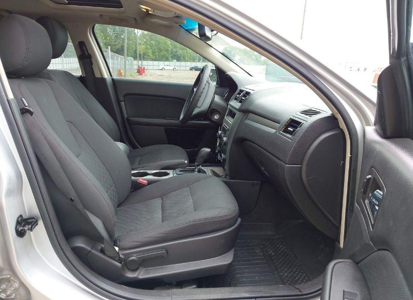 Photo 5 of 2012 Ford Fusion SE (VIN 3FAHP0HA3CR424052)