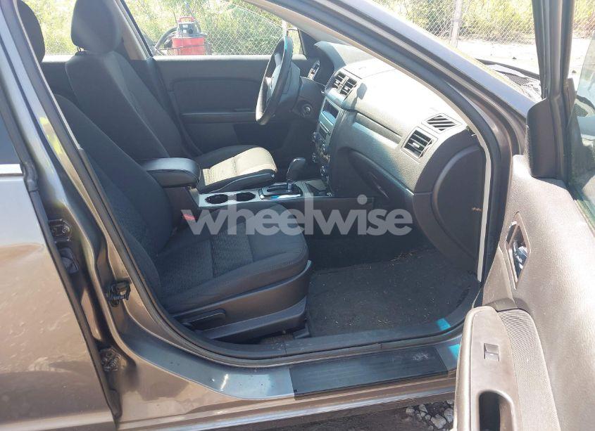 Photo 5 of 2012 Ford Fusion SE (VIN 3FAHP0HA3CR431079)