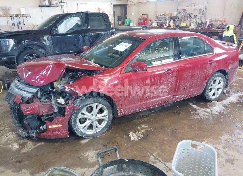 Photo 2 of 2012 Ford Fusion SE (VIN 3FAHP0HA3CR437142)