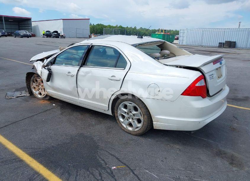 Photo 3 of 2010 Ford Fusion SE (VIN 3FAHP0HA4AR166105)