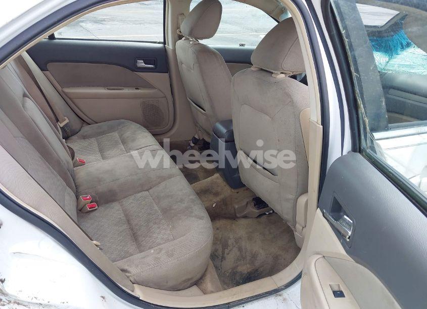 Photo 8 of 2010 Ford Fusion SE (VIN 3FAHP0HA4AR166105)