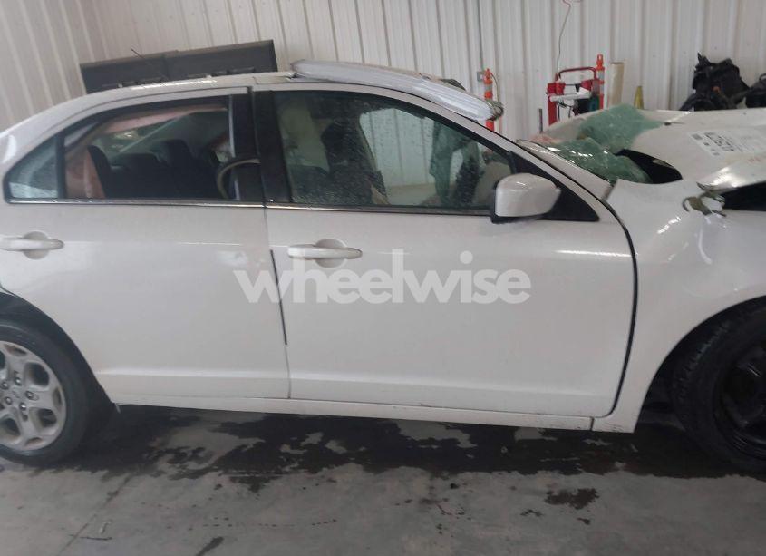 Photo 13 of 2010 Ford Fusion SE (VIN 3FAHP0HA4AR288026)