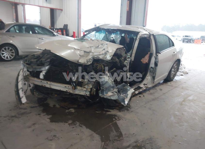 Photo 2 of 2010 Ford Fusion SE (VIN 3FAHP0HA4AR288026)