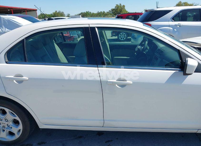Photo 13 of 2010 Ford Fusion SE (VIN 3FAHP0HA4AR293386)