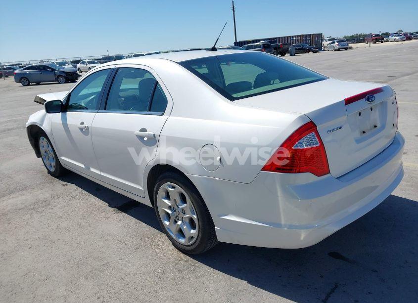 Photo 3 of 2010 Ford Fusion SE (VIN 3FAHP0HA4AR293386)