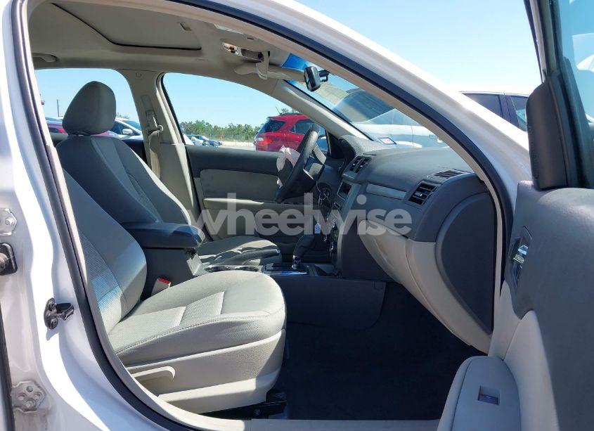 Photo 5 of 2010 Ford Fusion SE (VIN 3FAHP0HA4AR293386)