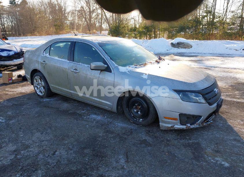 2010 Ford Fusion SE (VIN 3FAHP0HA4AR316648) main photo