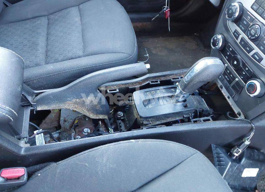 Photo 13 of 2010 Ford Fusion SE (VIN 3FAHP0HA4AR316648)