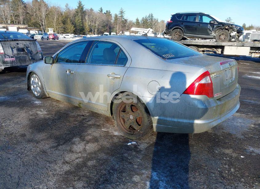 Photo 3 of 2010 Ford Fusion SE (VIN 3FAHP0HA4AR316648)